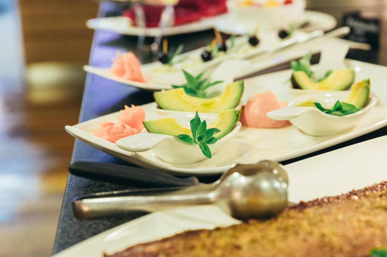 Alpinhotel Pacheiner เทรฟเฟน ภายนอก รูปภาพ
