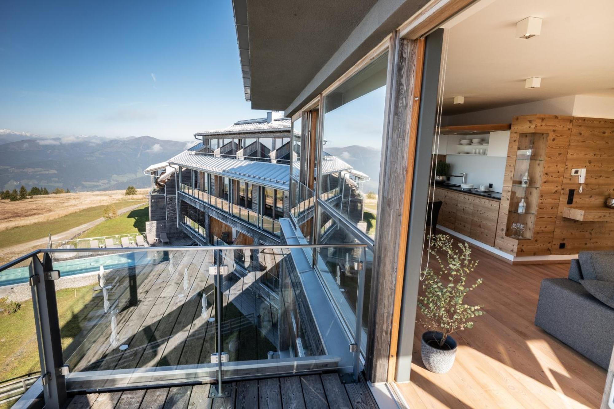 Alpinhotel Pacheiner เทรฟเฟน ภายนอก รูปภาพ