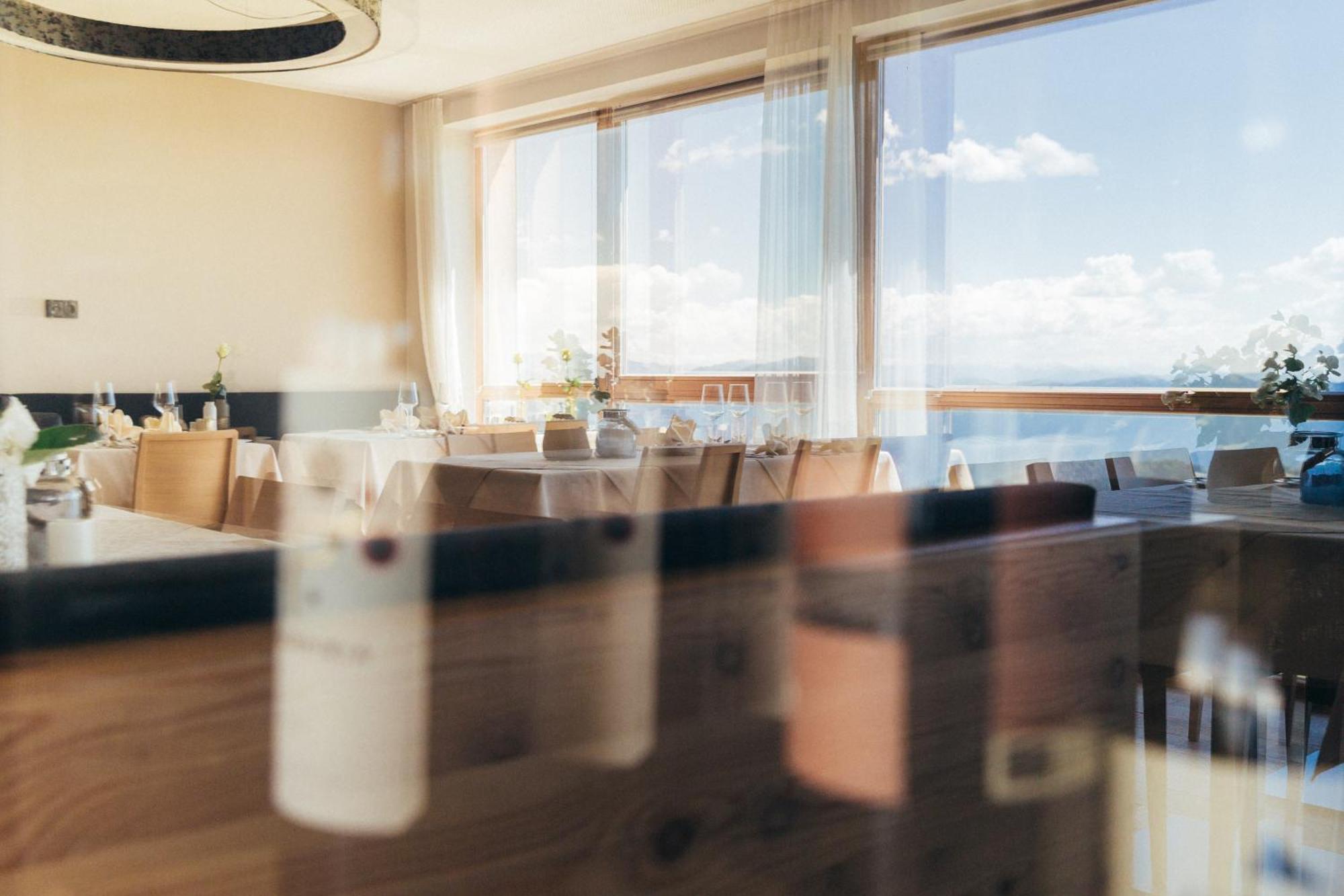 Alpinhotel Pacheiner เทรฟเฟน ภายนอก รูปภาพ