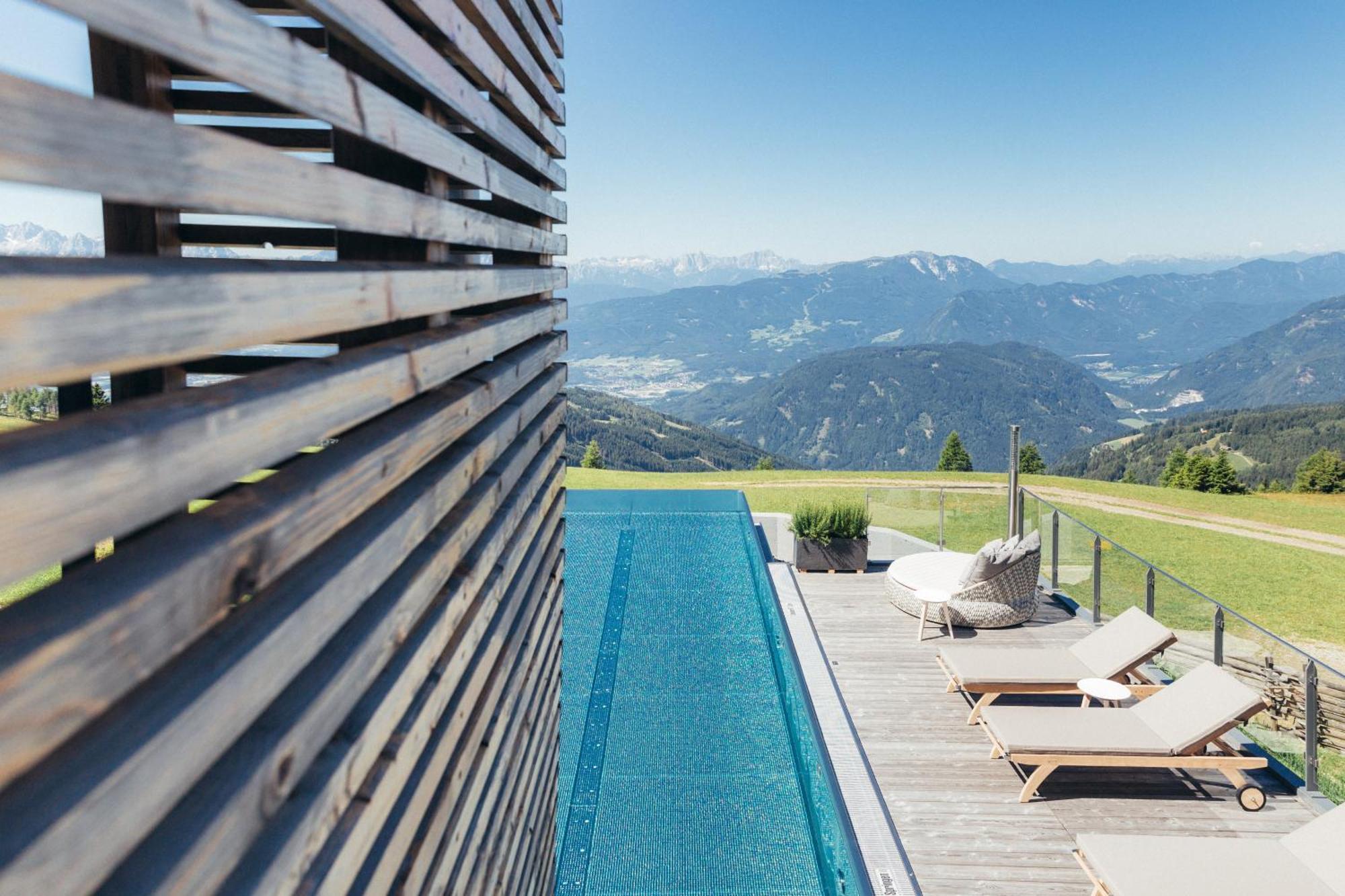 Alpinhotel Pacheiner เทรฟเฟน ภายนอก รูปภาพ