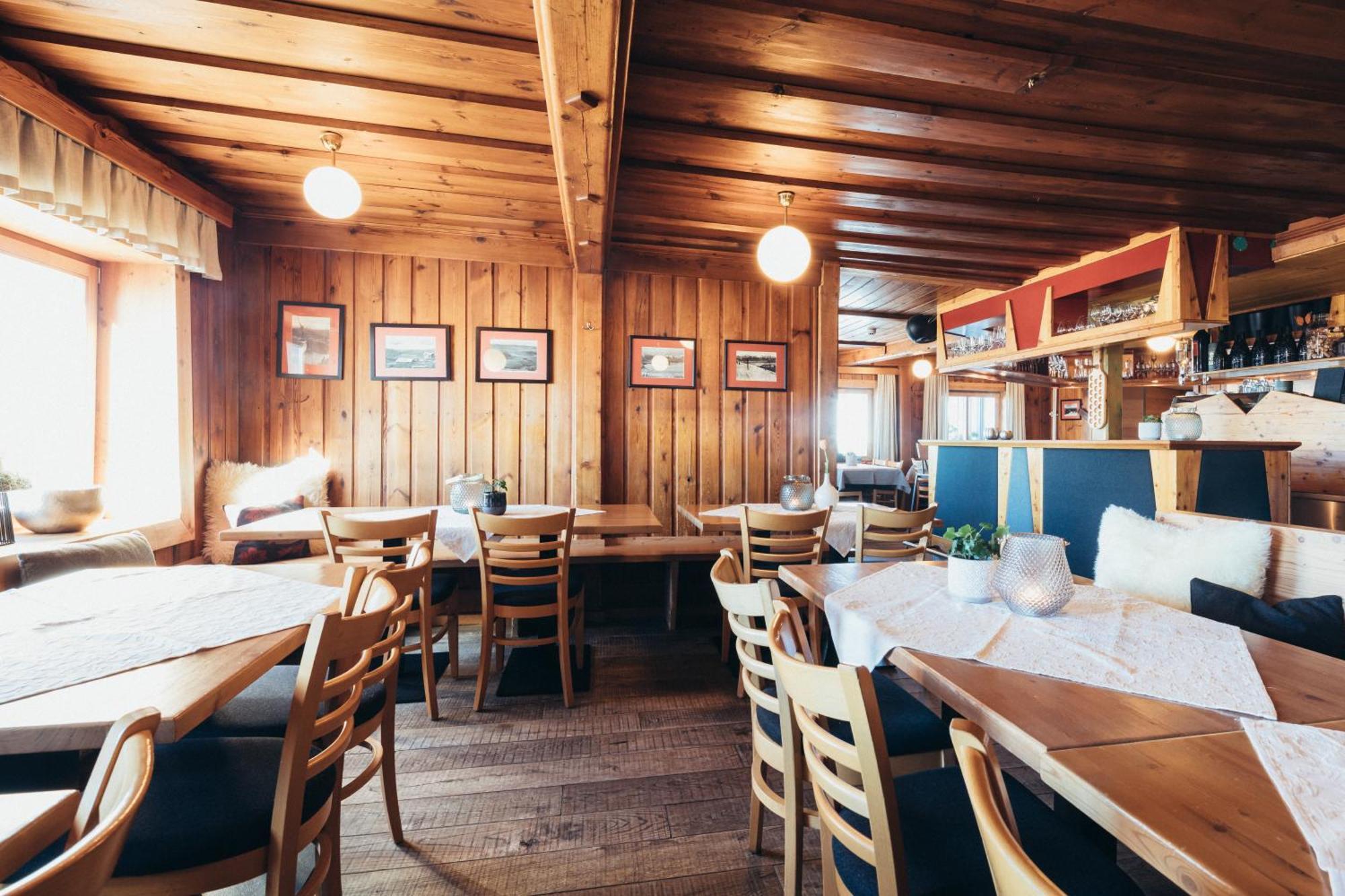 Alpinhotel Pacheiner เทรฟเฟน ภายนอก รูปภาพ