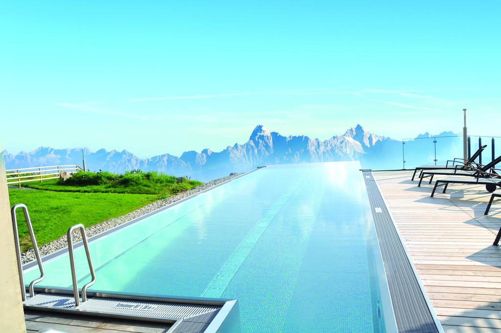 Alpinhotel Pacheiner เทรฟเฟน ภายนอก รูปภาพ