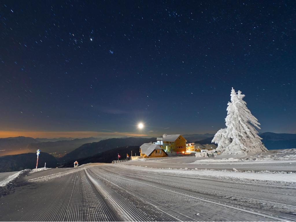 Alpinhotel Pacheiner เทรฟเฟน ภายนอก รูปภาพ