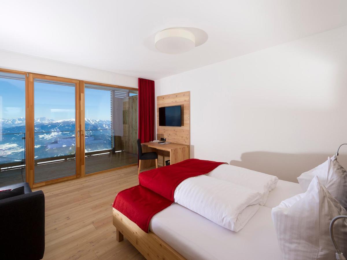 Alpinhotel Pacheiner เทรฟเฟน ภายนอก รูปภาพ